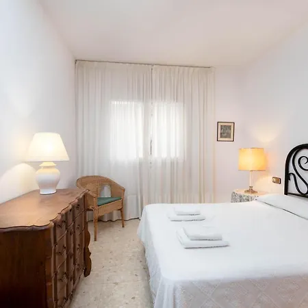 U-nique Esplanada Apartment